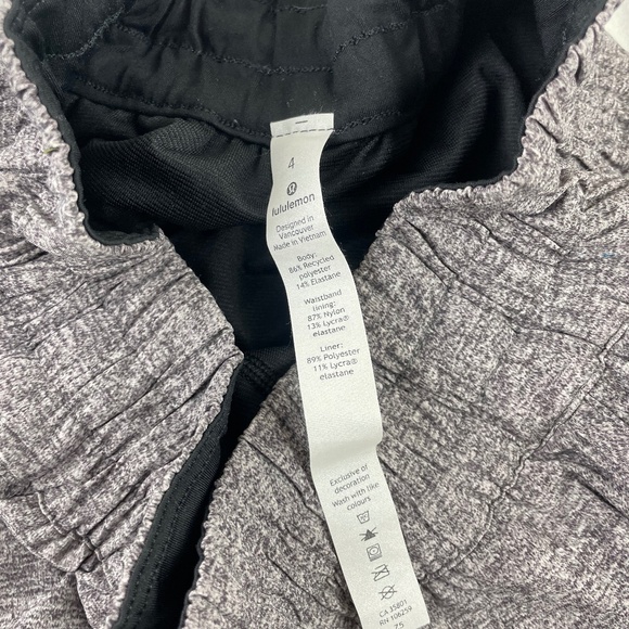 Lululemon Women’s Sz 4 Running Grey Lined Shorts - Picture 11 of 11